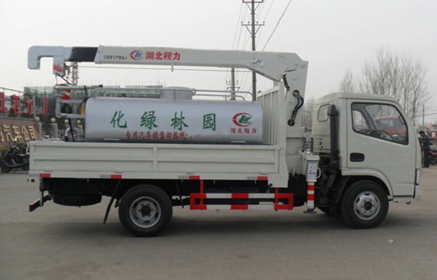 東風(fēng)多利卡隨車(chē)吊灑水車(chē)圖片 東風(fēng)多利卡隨車(chē)吊灑水車(chē)圖片