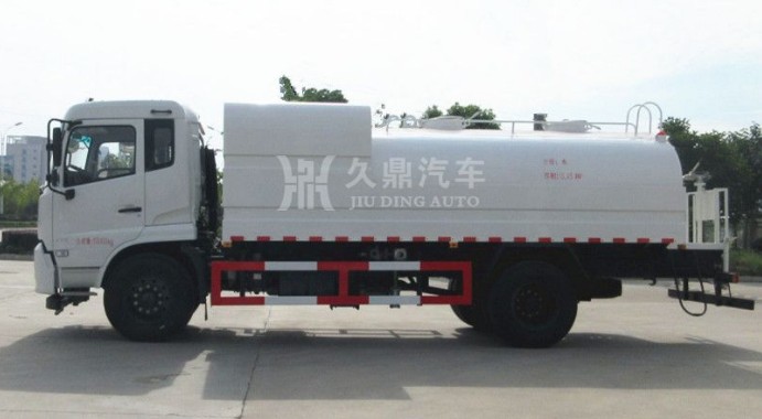 環衛灑水車多少錢一臺_東風天錦環衛灑水車