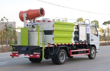 5噸東風(fēng)多利卡藍(lán)牌霧炮車3