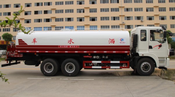 東風(fēng)齊星駕駛室22噸后雙橋?yàn)⑺?chē)高清圖片 東風(fēng)齊星駕駛室22噸后雙橋?yàn)⑺?chē)高清圖片