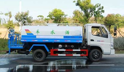 5方時(shí)風(fēng)風(fēng)順不上戶灑水車圖片 5方時(shí)風(fēng)風(fēng)順不上戶灑水車圖片