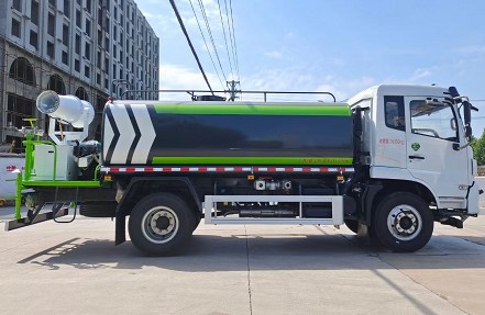 國六東風(fēng)福瑞卡F9云內(nèi)170馬力灑水車 國六東風(fēng)福瑞卡F9云內(nèi)170馬力灑水車