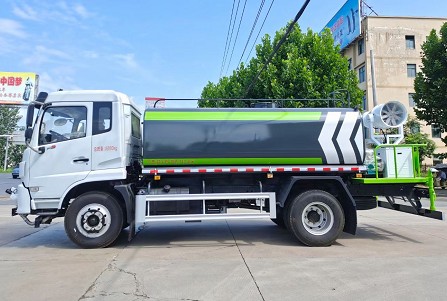 國六東風(fēng)福瑞卡F9云內(nèi)170馬力灑水車 國六東風(fēng)福瑞卡F9云內(nèi)170馬力灑水車