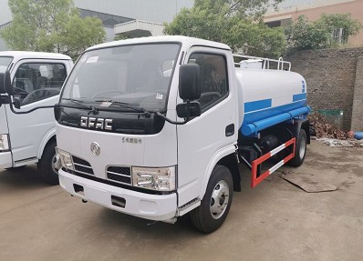 不上戶灑水車圖片 不上戶灑水車圖片