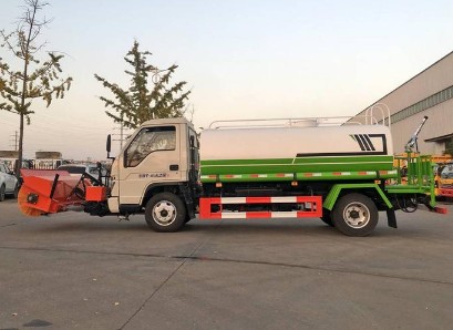 灑水車加裝掃雪滾刷 灑水車加裝掃雪滾刷