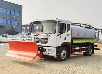 灑水車加裝除雪推鏟 灑水車加裝除雪推鏟