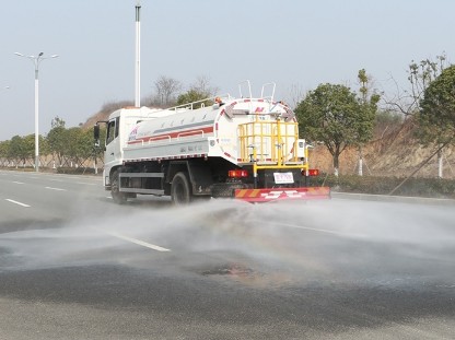 灑水車(chē)噴灑高度 灑水車(chē)噴灑高度