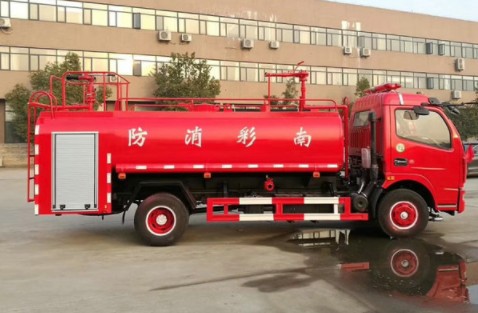 東風(fēng)多利卡8噸消防灑水車 東風(fēng)多利卡8噸消防灑水車
