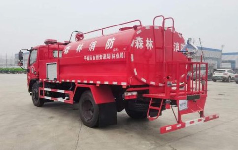 東風(fēng)7.5方森林消防灑水車 東風(fēng)7.5方森林消防灑水車