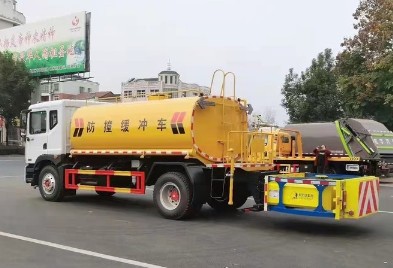 國六12方東風(fēng)多利卡D9灑水車帶防撞緩沖車 國六12方東風(fēng)多利卡D9灑水車帶防撞緩沖車