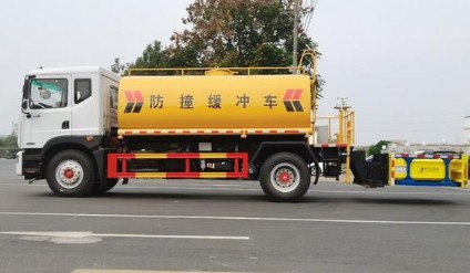 國六12方東風(fēng)多利卡D9灑水車帶防撞緩沖車 國六12方東風(fēng)多利卡D9灑水車帶防撞緩沖車